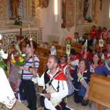Soste quasi obbligate, prima dell�arrivo nel capoluogo pugliese, sono alcune chiese e santuari del Foggiano (Madonna di Stigliano, San Marco in Lamis, San Giovanni Rotondo, Monte Sant�Angelo, Incoronata) e tutti i centri costieri